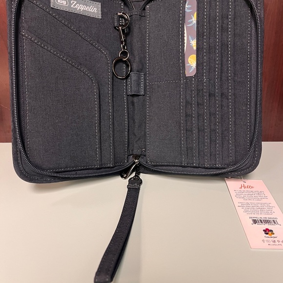 Lug Wallet - Zeppelin - Stylish Gray Quilted Women's Wallet - Picture 3 of 7